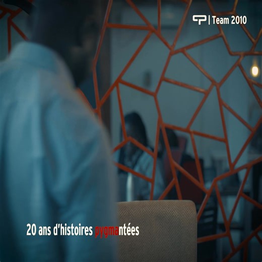 D’un simple figurant à un régisseur. Toute histoire commence par un premier pas. Initialement maintenancier, pour Michael MIKADO, ce premier pas a été de figurer dans une publicité. Une expérience fondatrice qui lui a permis de découvrir sa passion et de commencer à tracer son propre chemin dans le monde de la communication. Une fois à l’agence, il découvre un environnement exigeant, animé par un véritable choc d’idées, où chaque réflexion cherche à faire jaillir la lumière. Au fil des projets, 