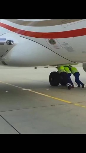 Airplane Pushback Procedures at Various Airports around the World