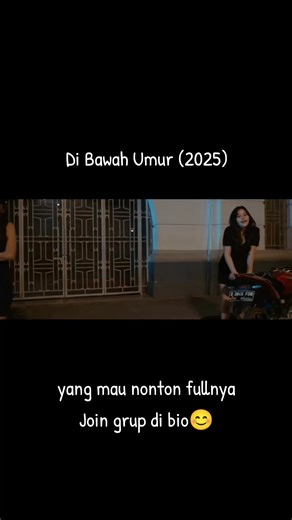 🎬 Rekomendasi Film Malam Ini 🔥 🎥 Di Bawah Umur (2025) Siswa SMA populer jatuh cinta pada murid baru, namun hubungan mereka terguncang rahasia besar dan konflik pergaulan remaja. Kisah ini menyoroti tekanan menjadi dewasa terlalu cepat. ⭐ 6/10 | ⏳ 1j 31m 🔗 Cek di Bio