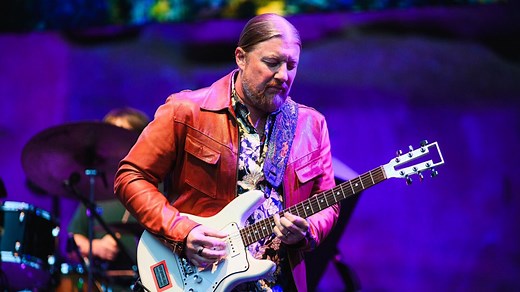 Tedeschi Trucks Band Covers Grateful Dead With Derek Trucks Playing Jerry Garcia’s Guitar At Red Rocks