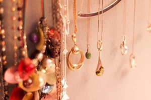 Pros and Cons of Custom Jewelry