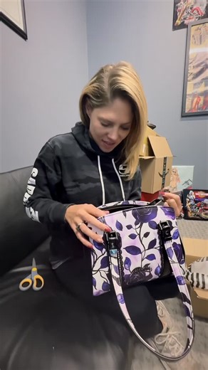 Meg’s Motorcycle Journey on Instagram: "Y’all I got the BEST handmade bag as a gift this Christmas from @500mileshandmade 👜 I am BEYOND impressed with the craftsmanship and quality of this beautiful bag!! If you love a good purse, or if you have a special lady in your life who does, you’ve got to check out their page. There are so many creative and beautiful options. Dudes- go over to their page and order your lady a Valentine’s Day gift. #custombags #500mileshandmade #handmade #custompurse #ha