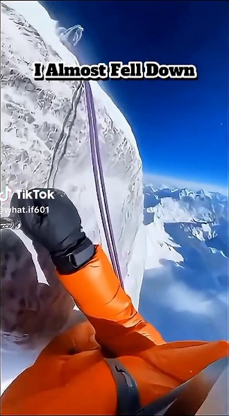 I Almost fell Down of Everest😳😨🇺🇸#everest #everestsummit #viraaaal #whatif