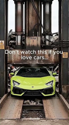 Destroying a Lamborghini Huracán 😳