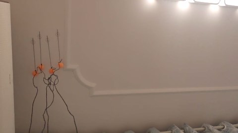 DIY string toy creates rhythmic trickling sound in Anhui, China