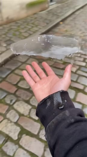 Wasser schweben lassen 👀 #AITokLab #Ai #Ki