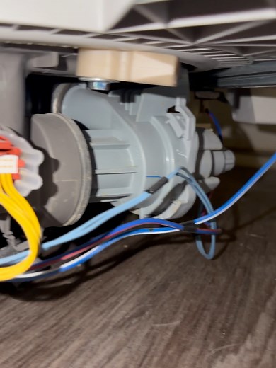 Troubleshooting a Dishwasher Not Cleaning Dishes