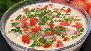 53K views · 1.6K reactions | Onion Tomato Curd | Raita | Vegetable Raita | Koshimbir Raita | Yogurt Recipe | Sunita Agarwal Ingredients Required- 2 cup fresh curd 1 medium chopped onion 1 chopped tomato 1 chopped green chilli Fresh mint leaves 2 tbsp coriander leaves 1/4 tsp red chilli powder 1/2 tsp black salt 1/4 tsp salt #raita #curd #koshimbirraita #mixvegraita #oniontomatoraita #cooking #recipes | Sunita Agarwal | Facebook