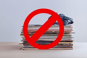 Can You Store Records Flat: Horizontal vs Vertical￼