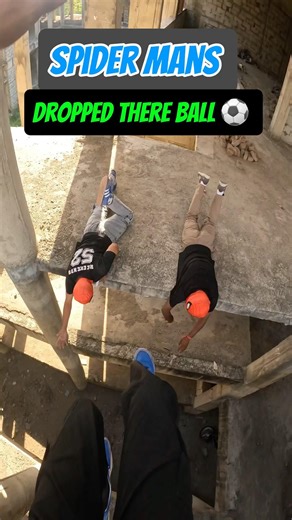 They want there ball back. #xrun #parkour #trending #shorts #viralvideos #pov #xrun #balloon
