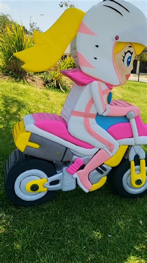 Piñata de Peach en Moto: Creatividad y Diversión