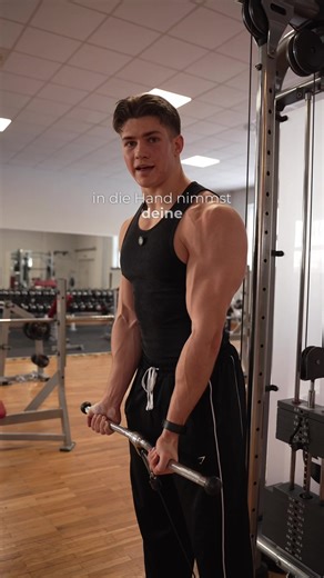 Effektive Bizeps Curls am Kabel optimieren