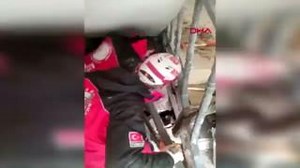 2.6K views · 46 reactions | Hatay'da yıkılan apartmanın enkazında kalan 4 aylık Ayşe bebek, 58'inci saatte sağ çıkarıldı. Ayşe bebeğin ailesini arama çalışmalarının sürdüğü belirtildi. | SüperFB | Facebook