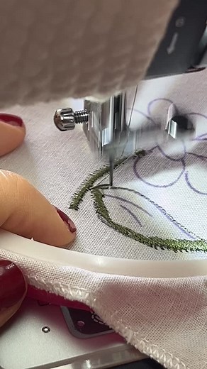 Sewing Machine Embroidery with zigzag stitch 🍃 | Vania Santos