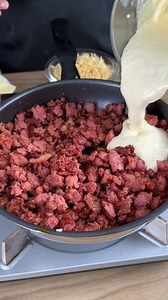 Un fricassée de saucisses. Toute votre famille va l'adorer. | Recettes faciles