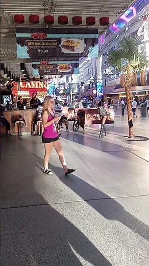 💰 She Says Fremont Street Has the BEST Vegas Deals! 👀 Here’s Why…