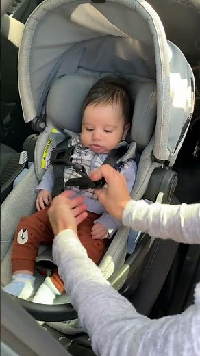 Installare in auto l'ovetto Primo Viaggio Lounge Peg Perego