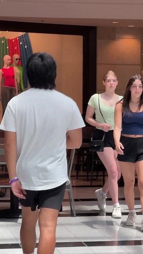 Angry Ladies 00030 | 𝐼𝒶𝓂 𝒱𝑒𝓃𝒸𝑒𝓃𝓉𝑔𝒶𝑜