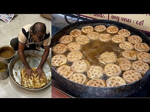 Famous Khaja of Surat😱😱 अलग ही तरीका है इसको बनाने का😳😳 Indian Street Food | Gujarat