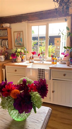 Floral Cottage Kitchen Sink Inspiration