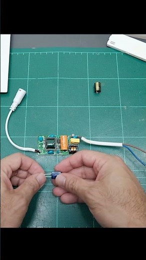 วิธีซ่อมหลอดไฟเพดาน LED กระพริบ ไม่สว่าง ด้วยงบเพียง 5 บาท