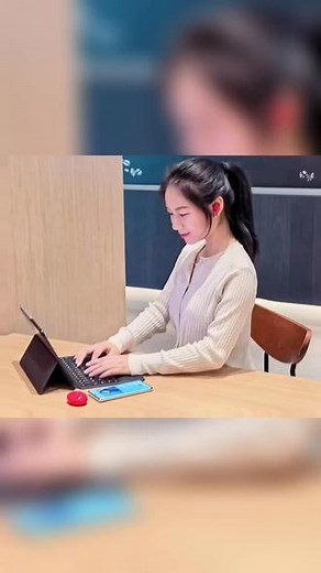 -HUAWEI MateBook E Go-🎊超人气 二合一笔记本🖥️ 💪满血续航 多姿多彩🌈形态随心切换 多屏丝滑协同——广东终端业务部——