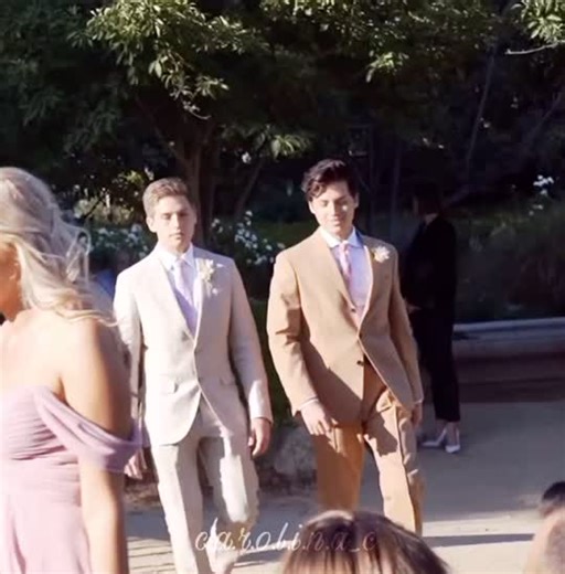 Feliz 2021 con los gemelos Sprouse