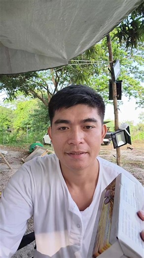 SOLAR POWERED AUTO DARKENING WELDING GOGGLE