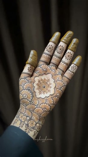 Henna❤️#shorts #shortsfeed #trending #henna #viral #mehndi #youtube #subscribe #ytshorts #viralvideo