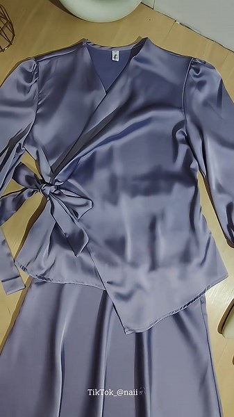 Elegant Satin Style Outfit Ideas for Classy Looks