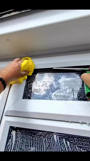 🫧 your daily dose of Window Cleaning satisfaction 🧼 #satisfyingvideos #clean #dirty #shiny #squeegee #satisfying #windowcleaning #windowcleaners #tradlife #windowclean #oddlysatisfying #satisfaction | Windowscotty