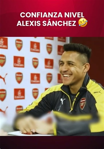 Quién inventó el fútbol? Alexis: yo Ese nivel de confianza no se compra. 🤣 Alexis Sánchez y David Ospina en el Arsenal dejando este momento que hasta hoy da risa 😏 Ojalá andar por la vida con esa seguridad. #betfurychile #alexissanchez #davidospina #mundial #betfury
