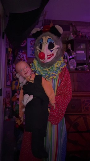 Scraps: Abandoned 80s Animatronic Reborn as Living Creature
