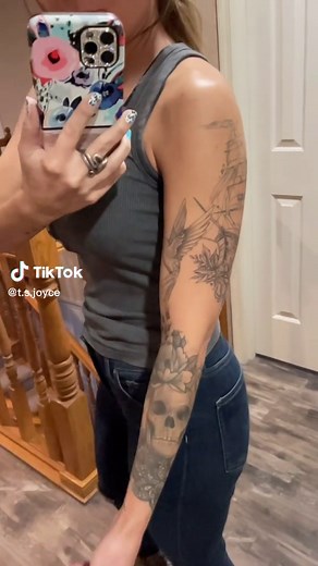 #tattoo before and after. I love tattoo days!! Okay back to writing Traitor Wolf of Piston 📚 😈 🖊️ #homestretch