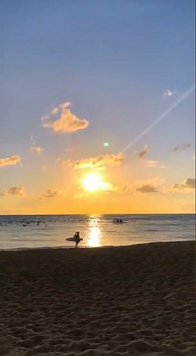 Walking on Waikiki Beach Hawaii #beach #waikiki