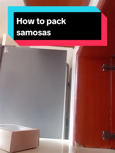 Beef samosas! This is how I pack samosas when I have a big batch instead of plastic bowls. I find this economical and also easy to carry. These are our all time snacks and they fit in any occasion. So if you are having a.function whether in an office or in the house kindly reach out to place your orders. Don't miss out on these delicious beef samosas from our kitchen. ♥️♥️♥️♥️♥️♥️♥️ #creamybakesnsnacks #athiriver #snacks #samosa #delicious