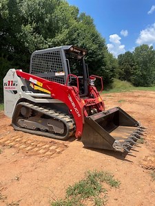 Takeuchi TL11R3 debuts with EH Controls, boosted features