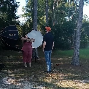 Behind the scenes of the Kentucky Derby wear photoshoot. #nyrican360 #angieruiz #model #modelo #actress #actriz #bbw #nyc #brooklyn #international #plussizefashion #plussize #gordita #boricua #puertorico #florida #orlando #fashionshow #runway #beautiful #plussizemodel #fullfigured #sexy #fashion #confidence #curves #fashionlover #instafashion #photography #latina | Angie Ruiz