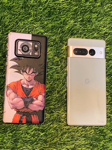 1-inch Sensor vs. 100% Google AI. Pitting the Sharp Aquos R6 against the Pixel 7 Pro to see how they handle the daily grind. The R6 is a hardware beast with that massive Leica-engineered lens, but the Pixel 7 Pro is all about that