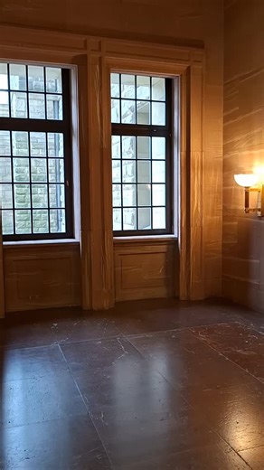 Queen Amidala - Red Senate #queenamidala #starwarscosplayer #padmeamidala #queenamidalacosplay #nabooqueen #starwarsqueen #starwarsroyalty | ATAT Costume Art