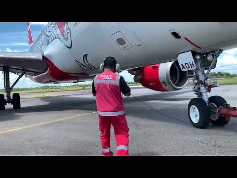 Pushback aircraft airbus A320 to taxi way