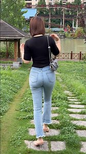 A mature woman wearing skinny jeans exudes a unique charm.#beauty #beautiful #fashion