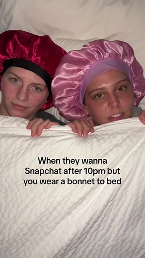 How to Protect Your Curly Hair at Night with a Silk Bonnet