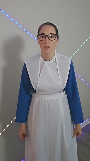 The Amish Way on Instagram: "What's the purpose or meaning for different style Amish dresses at an Amish wedding? You may not think much of it, but each dress actually tells you what part that person took in the wedding. We’ll be showing you the different types of Amish dresses worn at a wedding from the bride to the cooks, servers, and even the guests. Each role has its own modest style and meaning! #AmishWedding #AmishDress #HolmesCounty #AmishTradition #ModestFashion #WeddingRoles #TheAmishWa