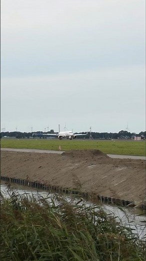 Vueling Airlines A320-214✈️ Close Up Landing At Amsterdam Airport🇳🇱