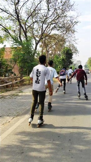skating drive bhai log ke sath 8 skater#skatingchannel #shortvideos #roadskating 🙏🥰😍😍🥰😍😍😍😍😍😍