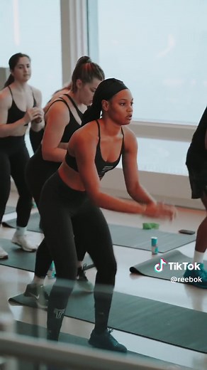 Starting the year right in the #OfficialShoeOfFitness with @twotonedtraining 💪 #Reebok #NanoX3 #NewYearNewShoes