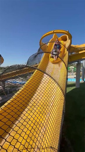 Awesome Airtime | Mile High Flyer at Water World