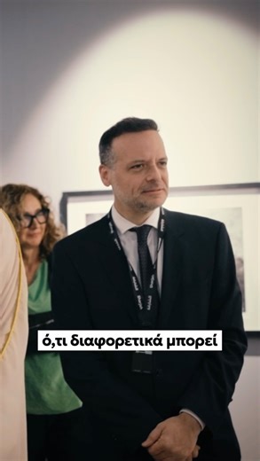 Χάρης Δούκας on Instagram: "📸 Η Αθήνα Τιμώμενη Πόλη του 10ου Διεθνούς Φεστιβάλ Φωτογραφίας @xposurexpf στη Σάρτζα των Ηνωμένων Αραβικών Εμιράτων. Μια ουσιαστική αναγνώριση του σύγχρονου ανοίγματος της πόλης στον κόσμο και του ρόλου της ως πηγή έμπνευσης. 5 Έλληνες δημιουργοί παρουσιάζουν 80 φωτογραφίες, μεταφέροντας εικόνες και ιστορίες της πόλης μας σε διεθνές κοινό. Γιατί η φωτογραφία δεν είναι μόνο τέχνη. Είναι μνήμη, μαρτυρία και φωνή. Κάνει το αόρατο ορατό και φέρνει στο φως ιστορίες που α