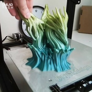 284K views · 750 shares | It's oddly satisfying watching 3D printing in action  | UNILAD Tech | Facebook